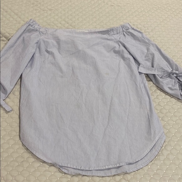Aritzia/Babaton Top - Picture 1 of 2